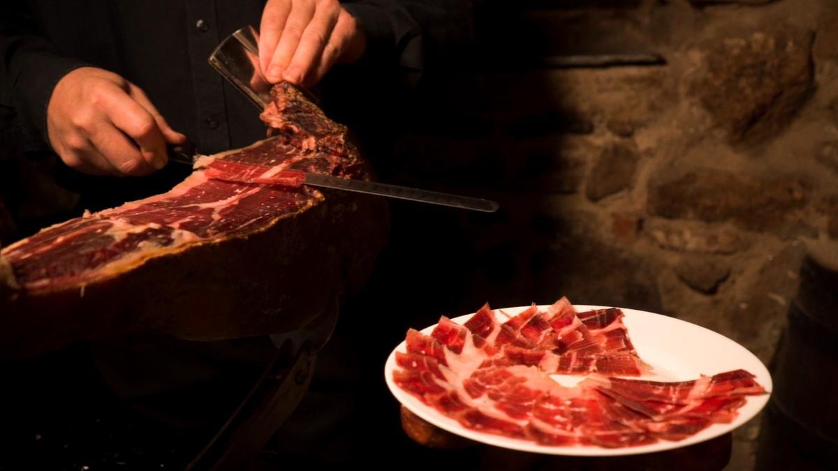 Del 2 al 4 de diciembre Montánchez celebra sus Jornadas Gastronómicas del Cerdo Ibérico.