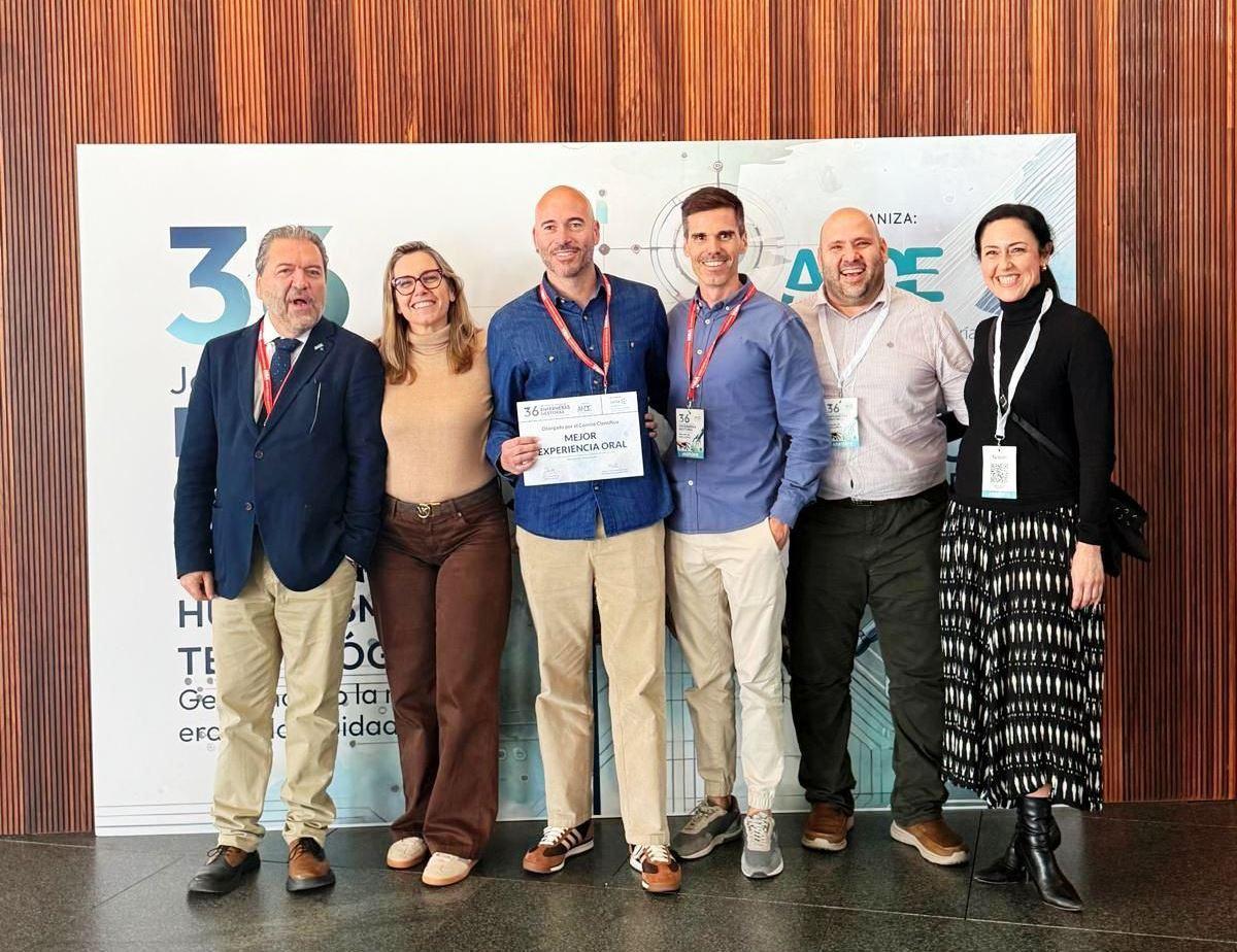 De izquierda a derecha, Rafael García, Leticia Benítez, Enrique Hernández, Aday García, Carlos Hernández y Otilia Díaz-Flores, tras recibir la distinción en las jornadas celebradas en Palma de Mallorca.