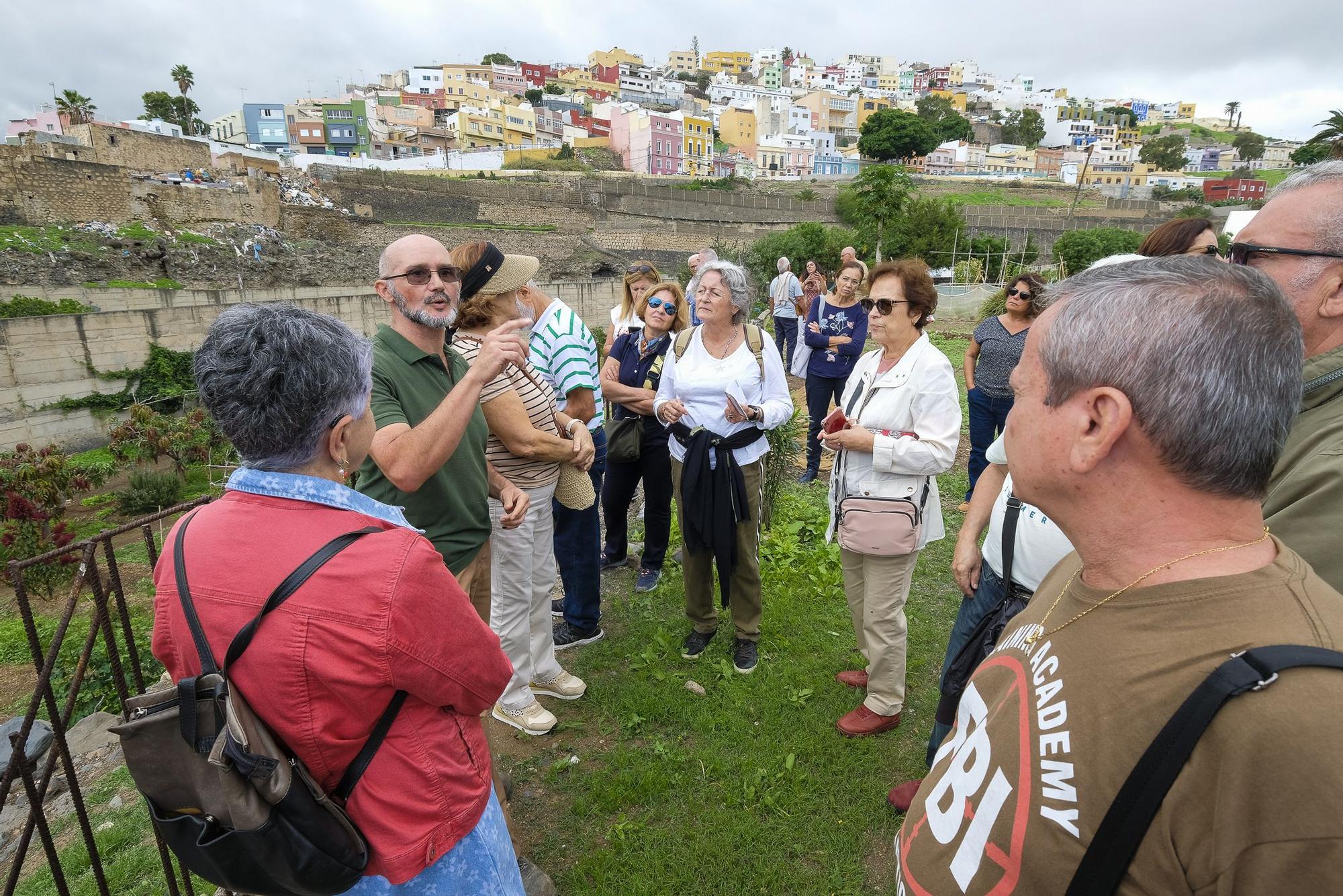 Los mayores de Las Palmas de Gran Canaria se van de ruta urbana