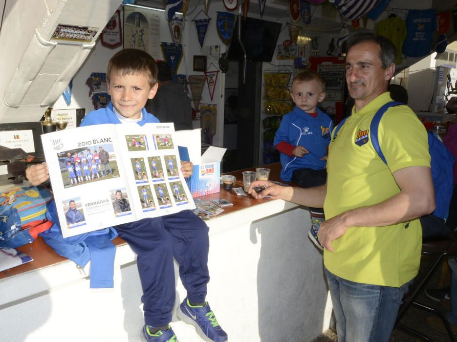 Gran èxit dels cromos de tots els futbolistes del Figueres