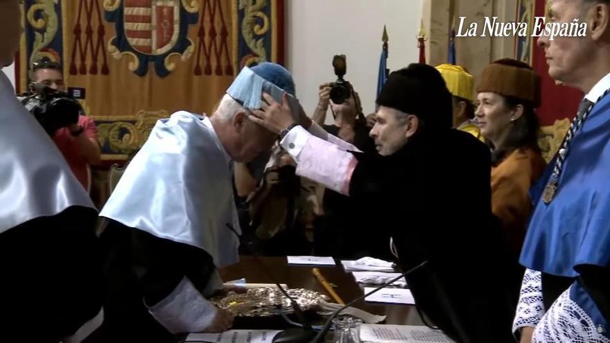El cantante Victor Manuel ya es doctor "Honoris Causa" de la Universidad de Oviedo: "Lo recibo como un regalo"