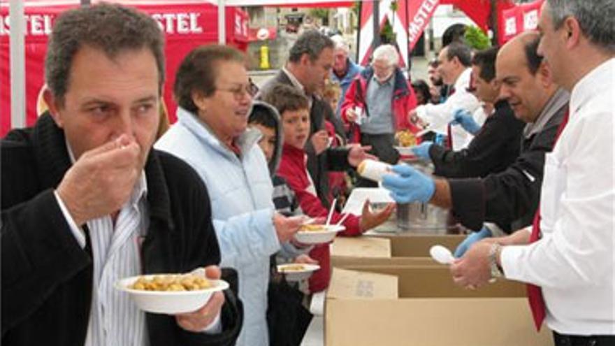 Cocido, caballos y ajedrez reciben ya a San Jorge