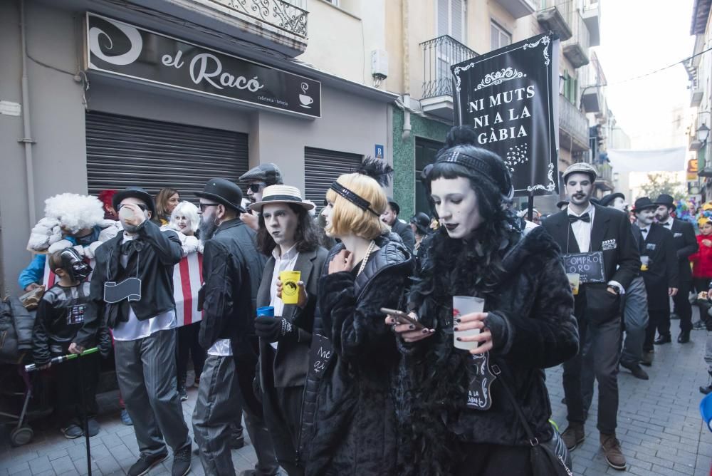 Set mil persones desborden els carrers de Sallent en un Carnaval multitudinari