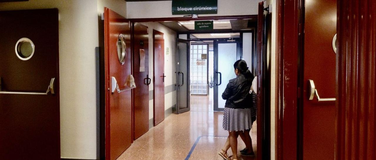 Entrada a los quirófanos del Hospital Montecelo de Pontevedra.  // FDV