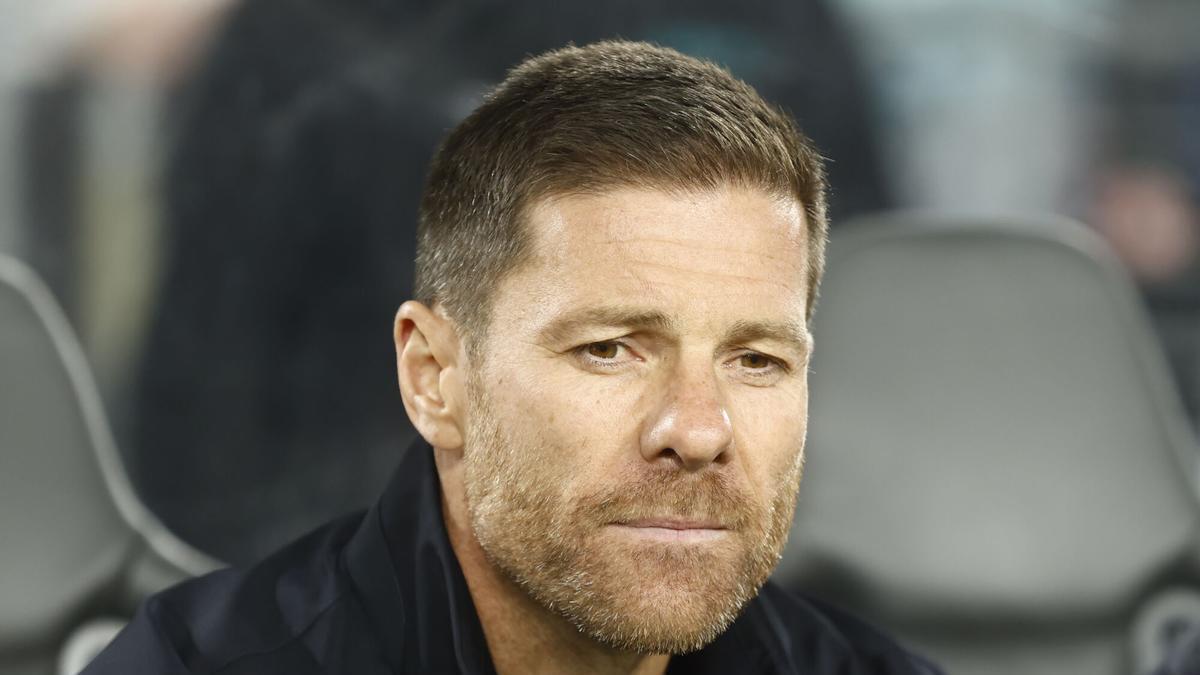 ¡El cambio de discurso de Xabi Alonso que indigna en Londres!