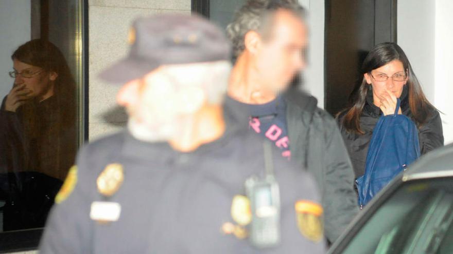 Rosario Rodríguez sale del juzgado. // I. ABELLA