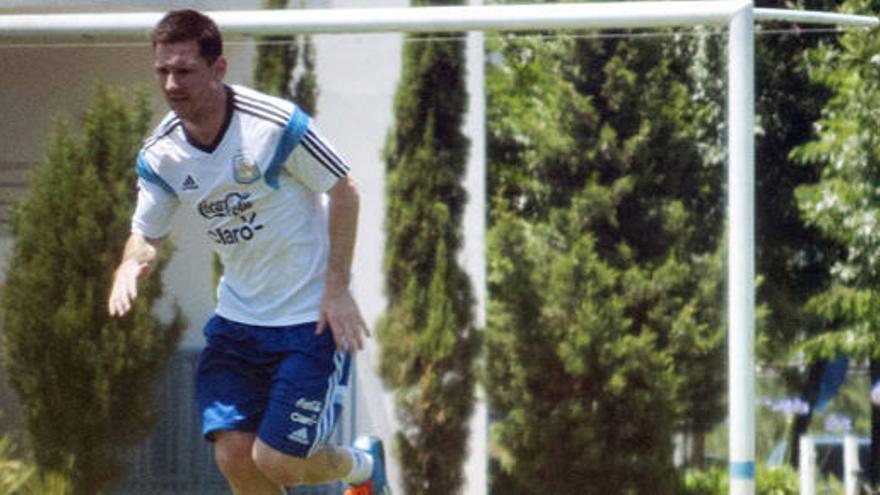Leo Messi entrenando en Buenos Aires