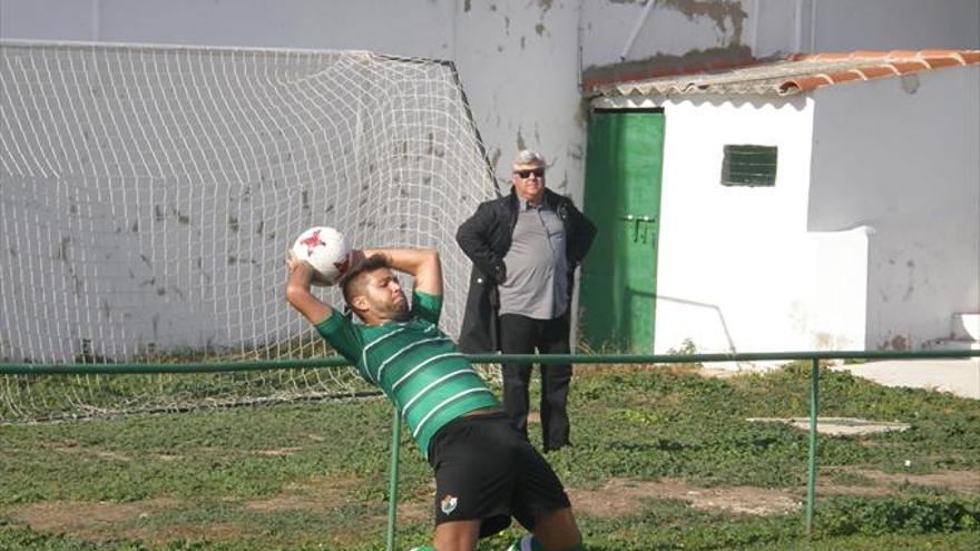 El Moralo persigue consolidarse arriba y el Cacereño reaccionar