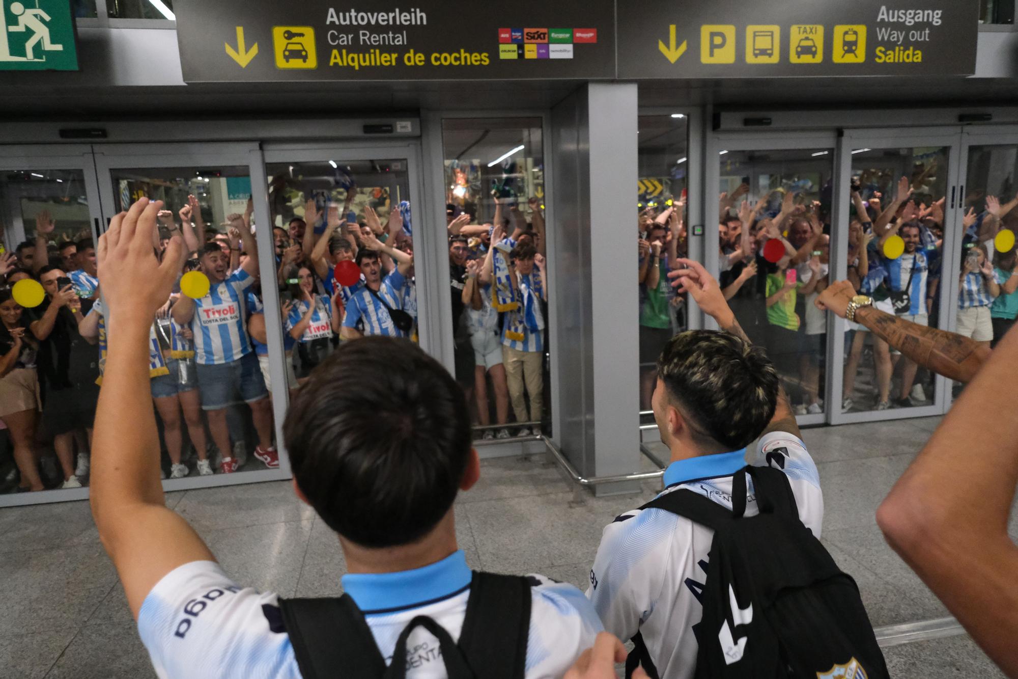 Aeropuerto Málaga: Recibimiento al Málaga CF tras el ascenso a Segunda División
