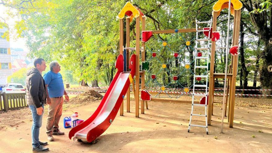 Cuñarro en el parque infantil de la Carballeira do Rodo.