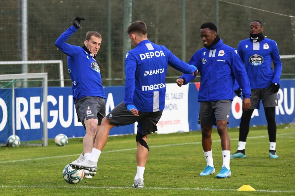 Sabin Merino se entrena con el equipo en Abegondo