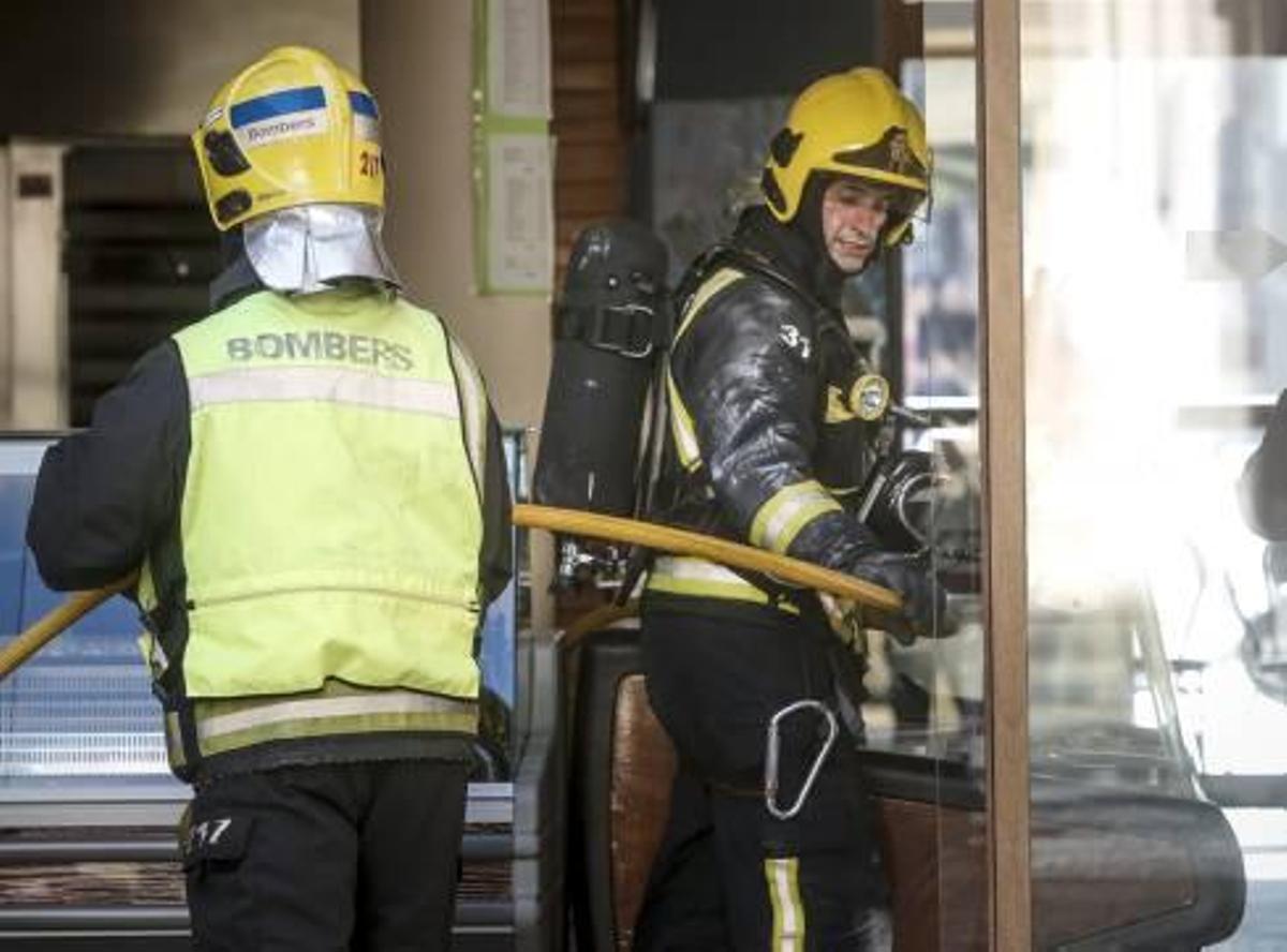 Alarma por un fuego en la campana de un restaurante junto a la plaza de s'Olivar