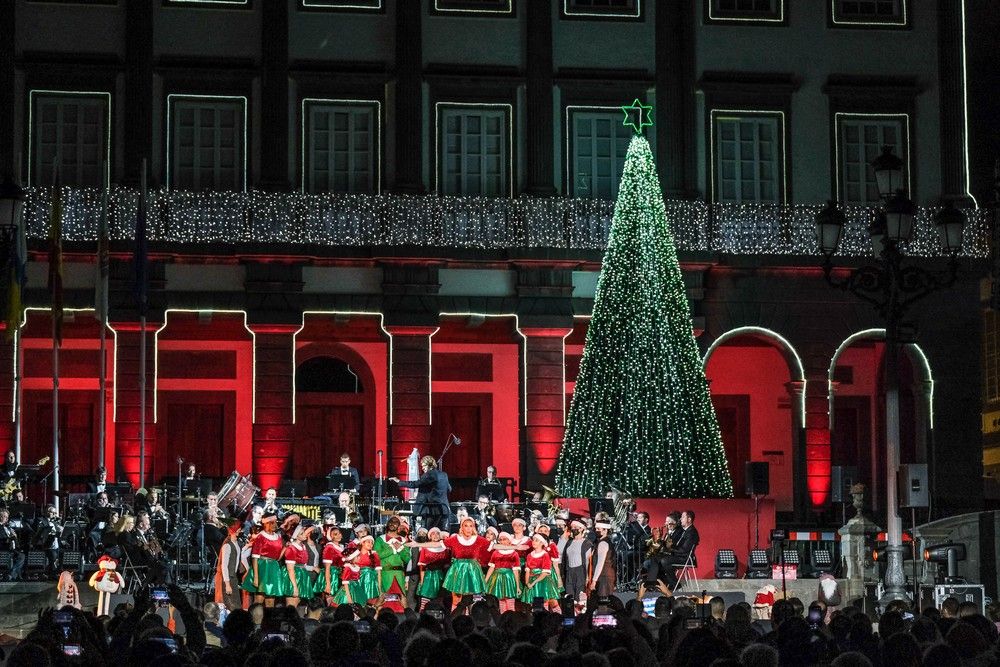 Encendido navideño en la Plaza de Santa Ana