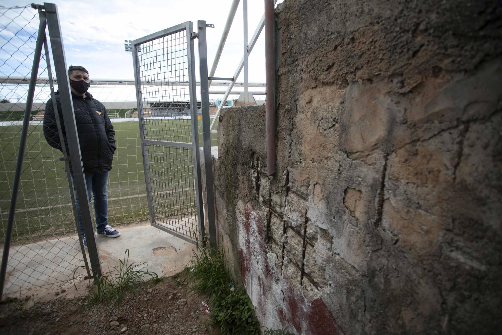 Desperfectos en el campo del Atletico Saguntino