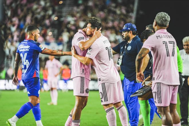 ¡LeBron James alucinó! Así fue el espectacular debut de Leo Messi