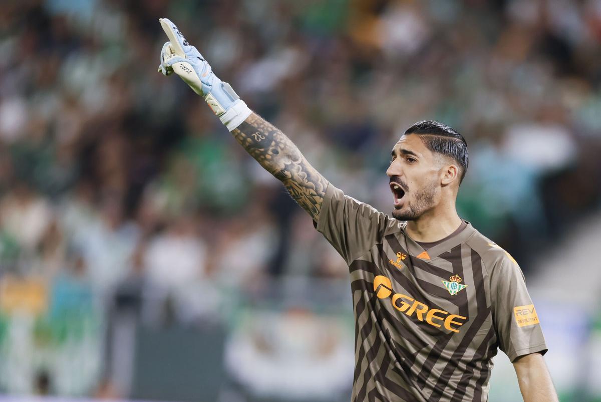 Álvaro Valles, en un partido con el Betis en La Cartuja