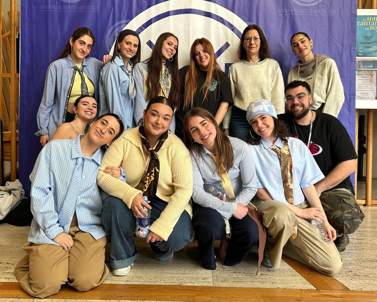 Patricia Antuña, con el equipo de Alazne Castaño