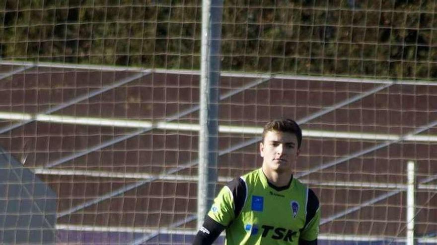 Ángel Díaz, durante un partido con el Roces.