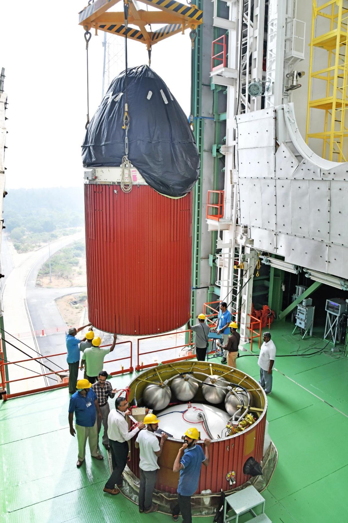 Montaje del cohete para la misión PSLV-C62 en India donde participó UARX Space