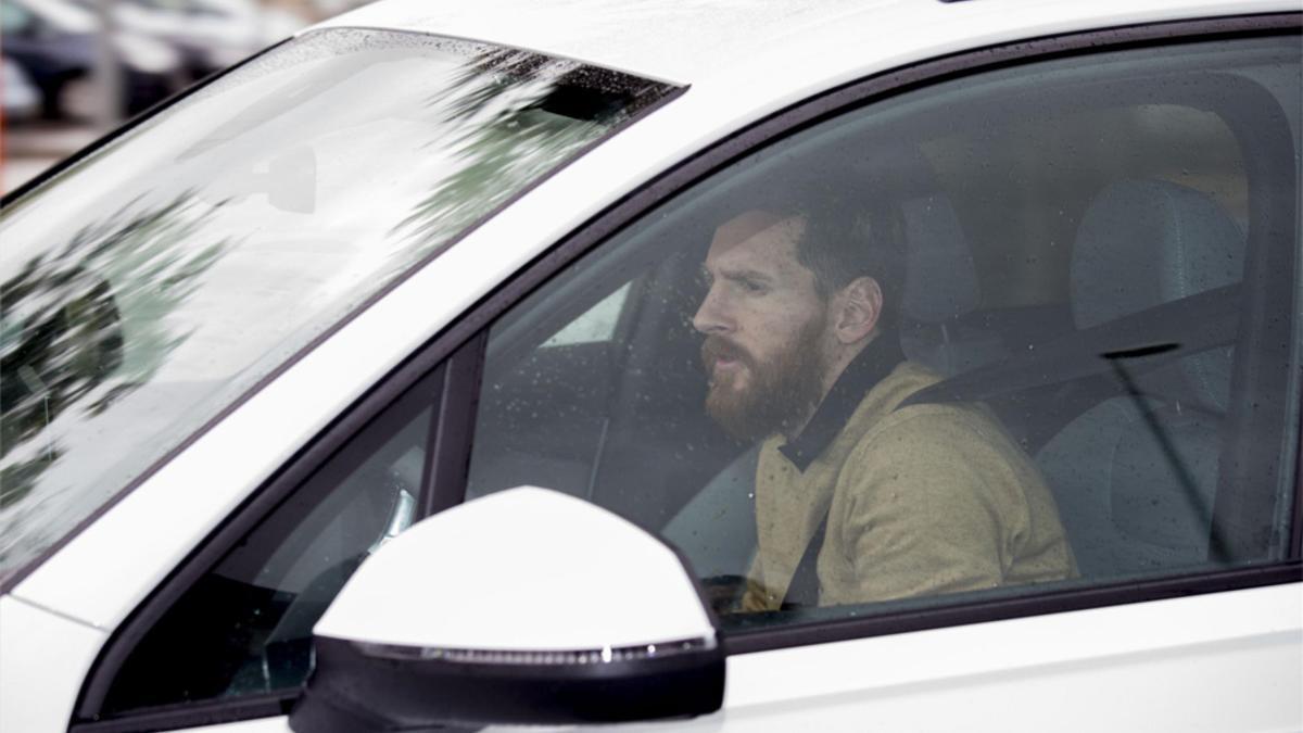 Leo Messi llegando a la Ciutat Esportiva del FC Barcelona