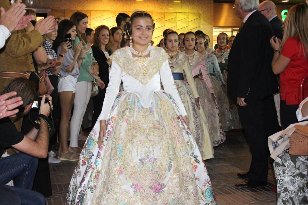 Estreno de las falleras mayores y cortes 2020 en Una Festa per a Tots