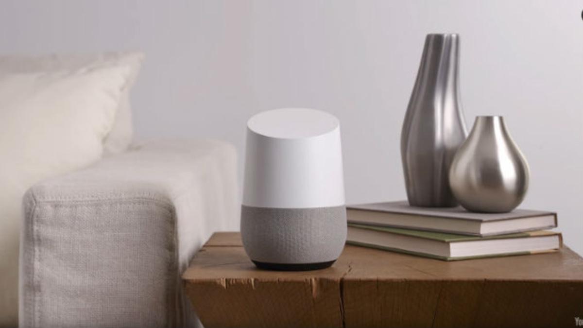 El Google Home, en una imagen promocional.