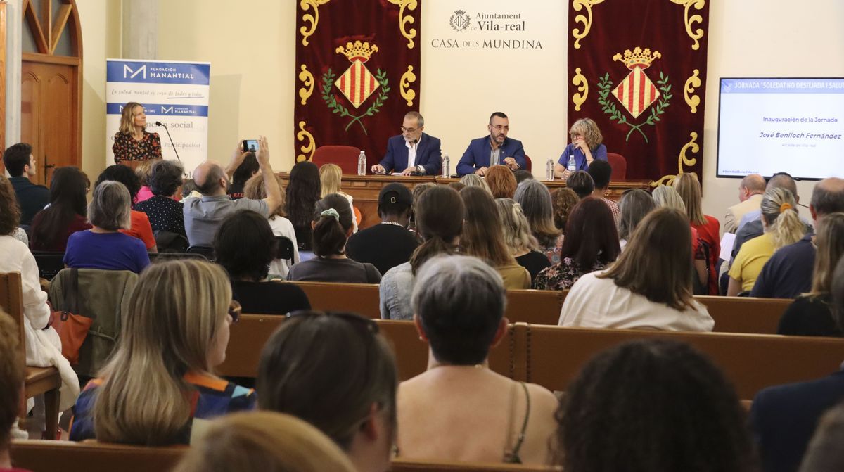 El alcalde, José Benlloch, ha presidido la inauguración de la jornada organizada por la Fundación Manantial en la Casa dels Mundina.