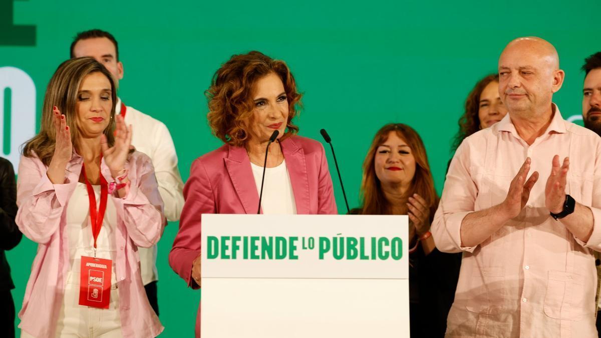 María Jesús Montero, el domingo por la noche tras el hundimiento electoral del PSOE en Andalucía.