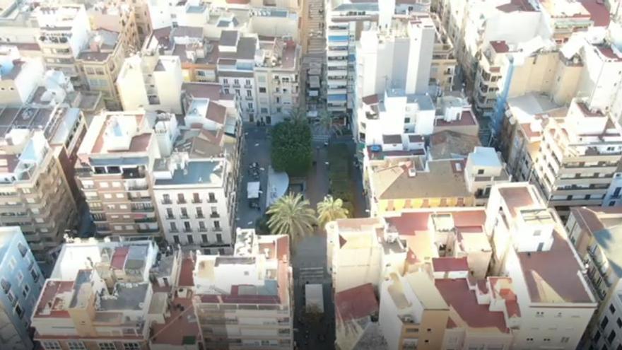 Un dron sobrevuela la zona de Castaños durante la Tardevieja en Alicante