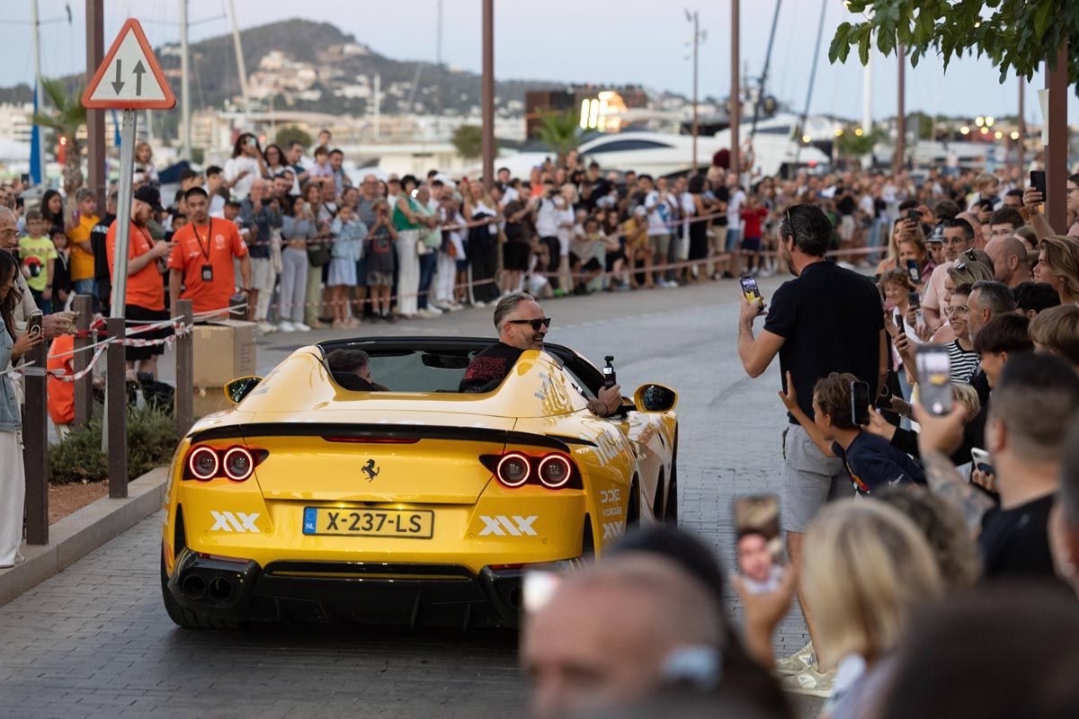 Todas las imágenes de los superdeportivos Gumball 3000 en Ibiza