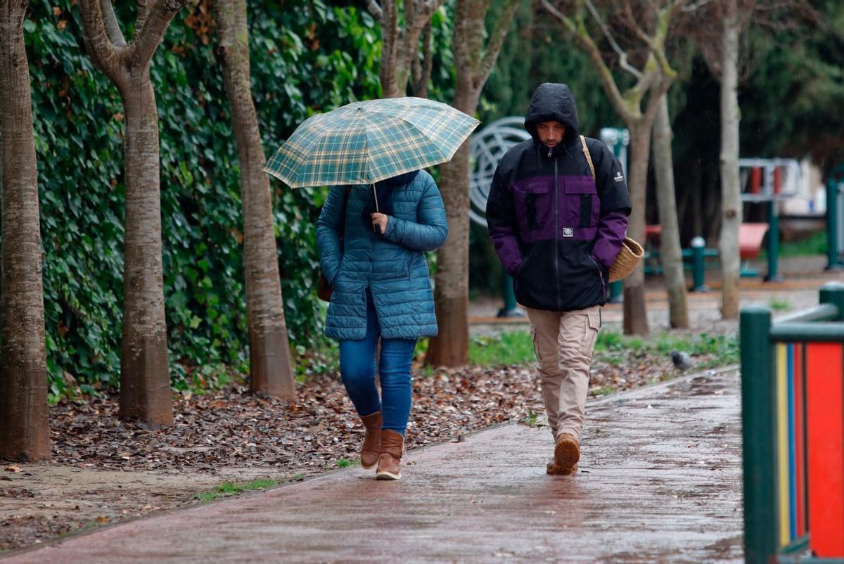 La entrada de una masa de aire frío ártico bajas las temperaturas.
