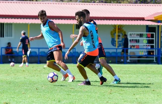 Entrenamiento UD Las Palmas en Barranco Seco ...