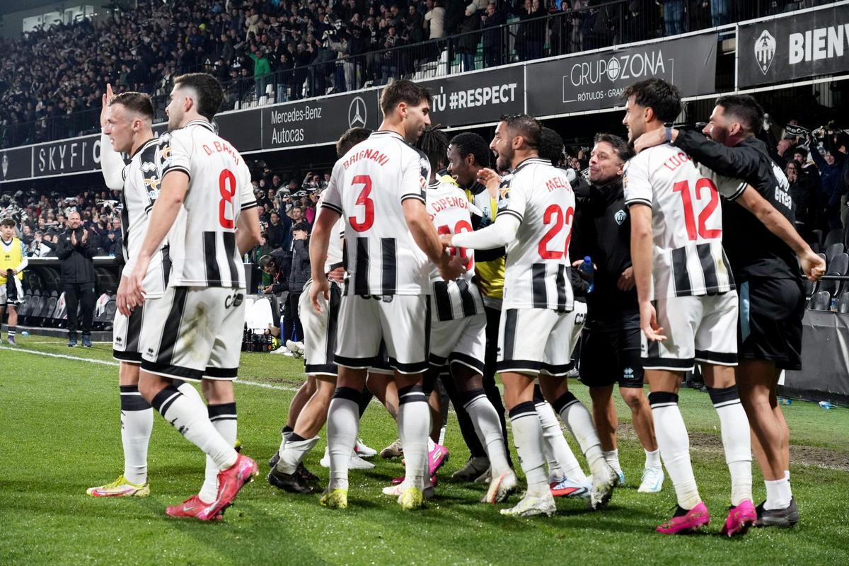 Celebración colectiva del 2-0 del Castellón contra el Leganés.