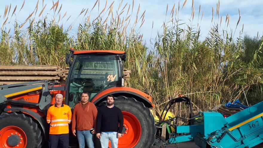 Oliva entrega a SAV Agricultores de la Vega la limpieza de sus playas durante seis años