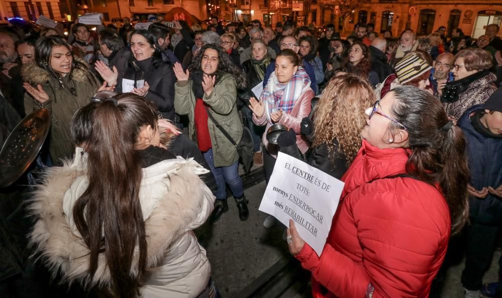 Concentración vecinal por el centro de Alcoy