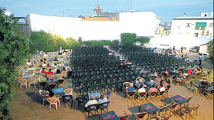 Córdoba, única capital andaluza que mantiene sus cines de verano