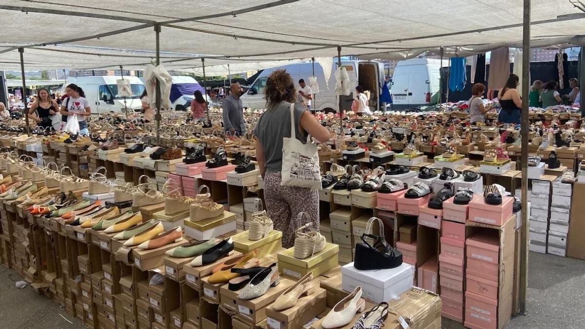 El mercadillo Europa, uno de los más grandes de toda la ciudad de Málaga