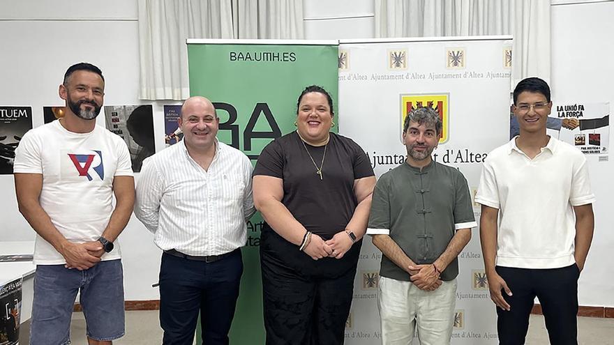 La creación artística sale al paseo marítimo de Altea con el proyecto “Llenç a la mar” de la UMH