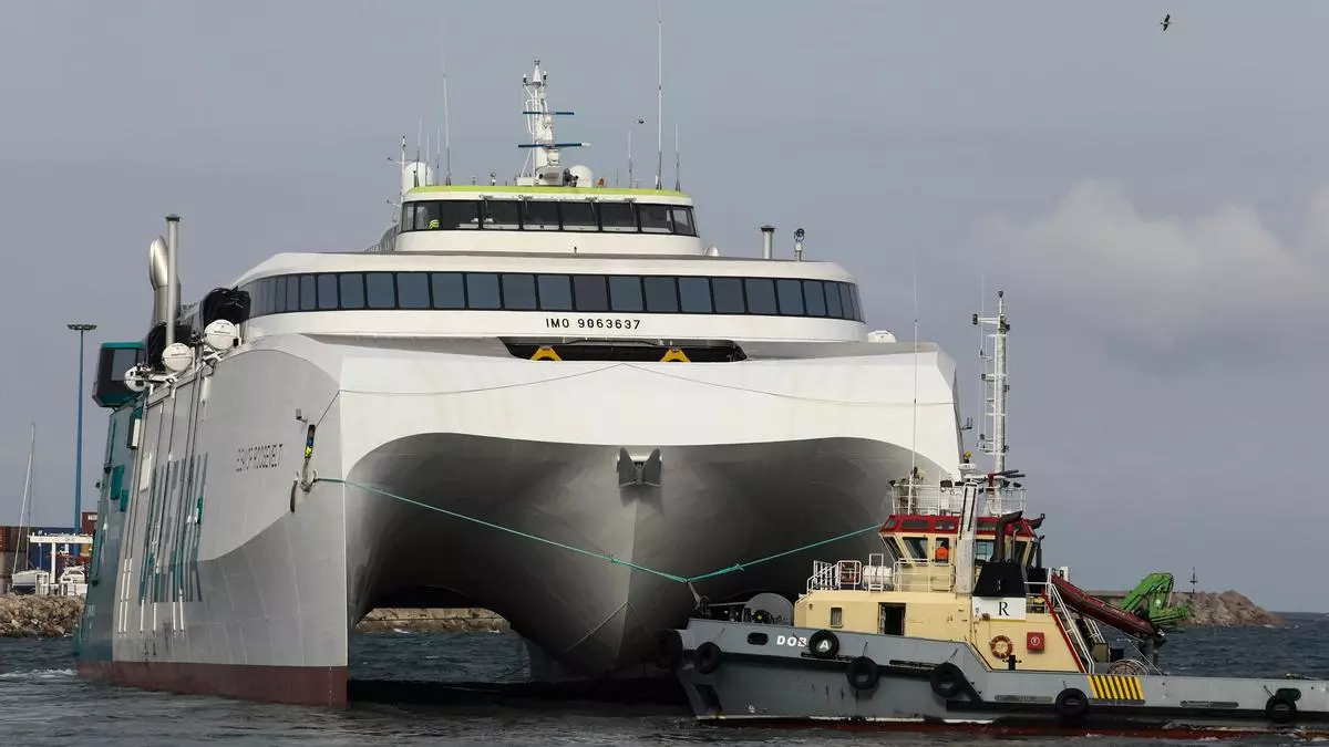 El ferry de Armón, listo para navegar tras dejar el astillero