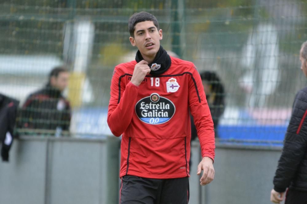 La plantilla se ejercita en Abegondo con la vista puesta en el partido de este viernes 26 en el Nuevo Estadio Los Pajaritos de Soria ante el CD Numancia.