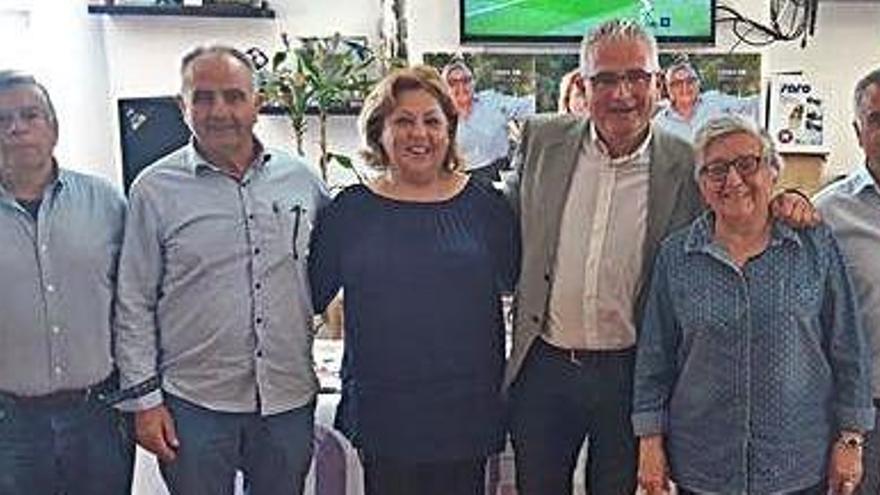 Jaume Font, en el centro, junto a los candidatos de PxE de Eivissa.