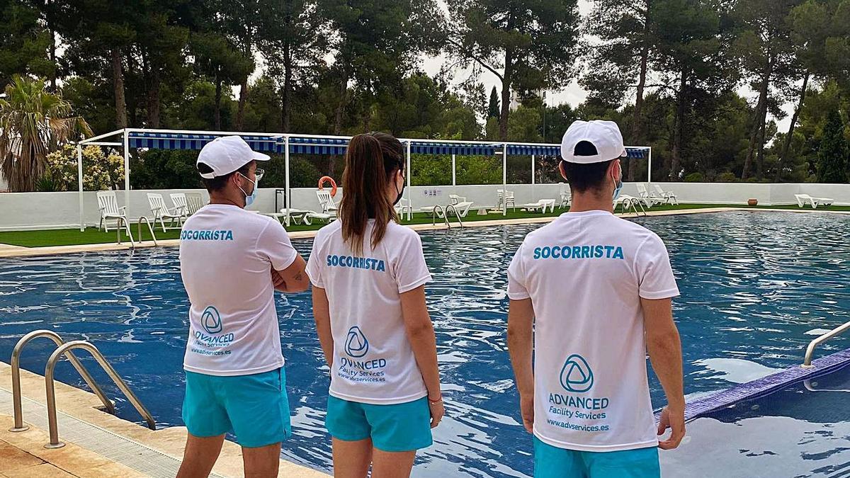 La piscina de Tous se prepara para la campaña veraniega con nuevas medidas sanitarias. | LEVANTE-EMV