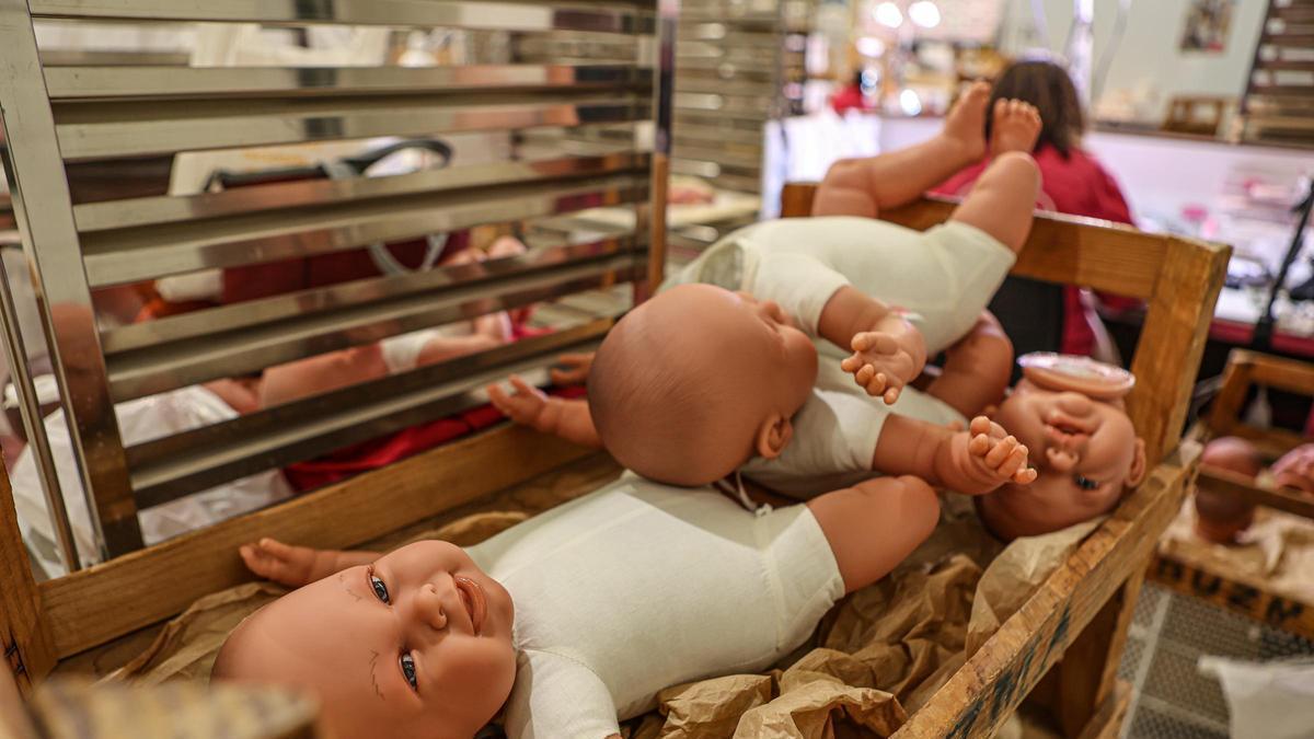 Muñecas Antonio Juan, muñecas que juegan limpio