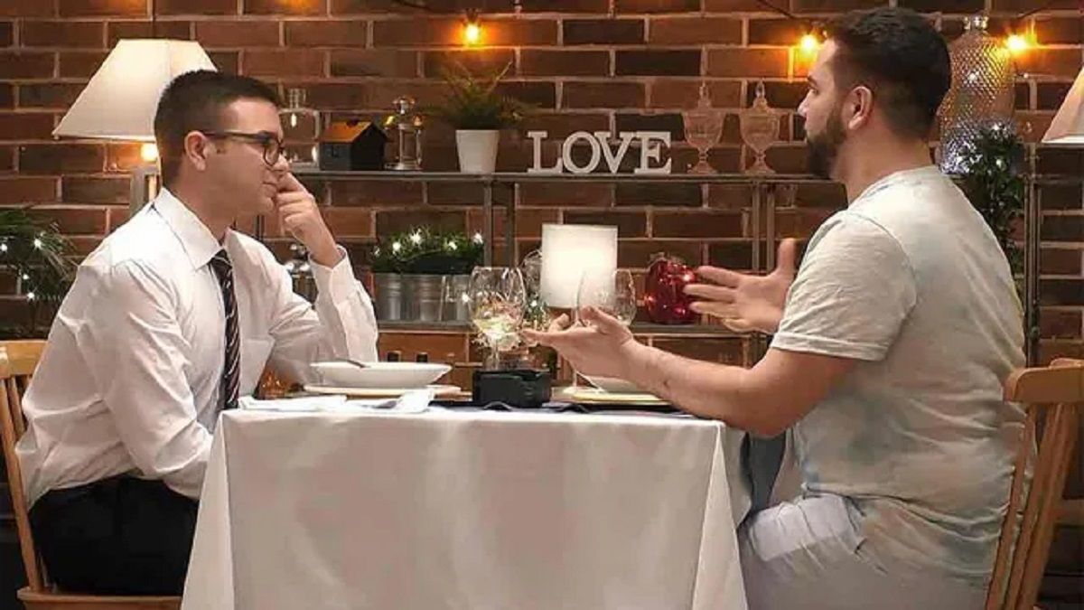 &quot;Nunca bebáis agua de los aviones&quot; la advertencia de este soltero de First Dates al público