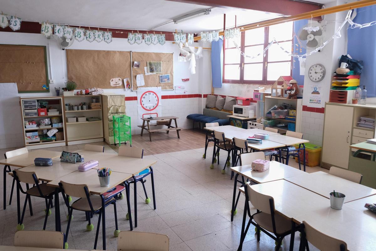Clase vacía durante un recreo, en un colegio de Elche