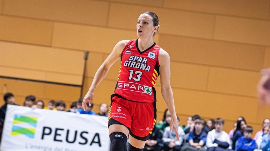 Sandra Ygueravide en una acció del partit.