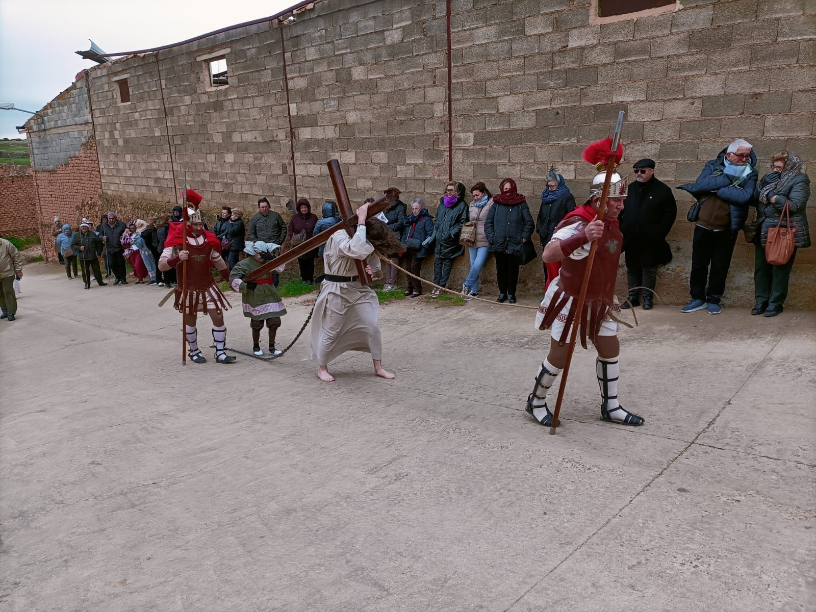 Las imágenes de la peregrinación cuaresmal de Vila-real a Torrehermosa, localidad natal de Sant Pasqual