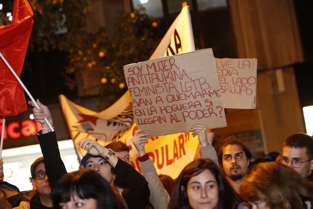 Miles de cordobeses protestan contra el fascismo