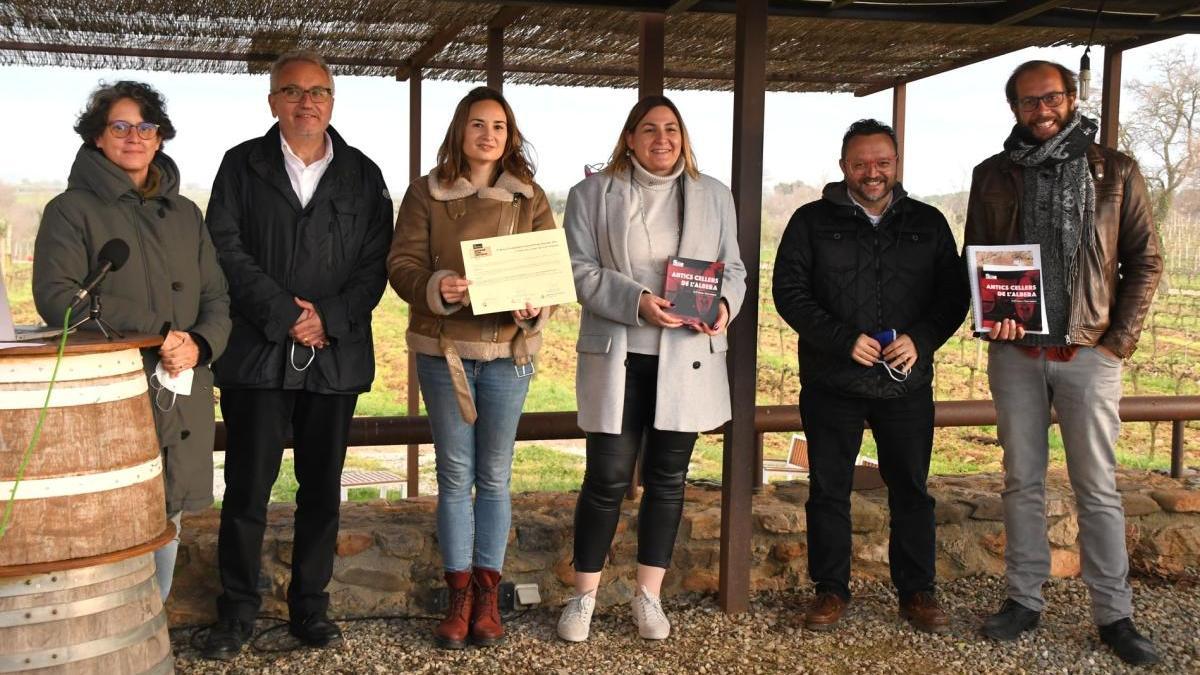 Organitzadors i becats al celler La Vinyeta.