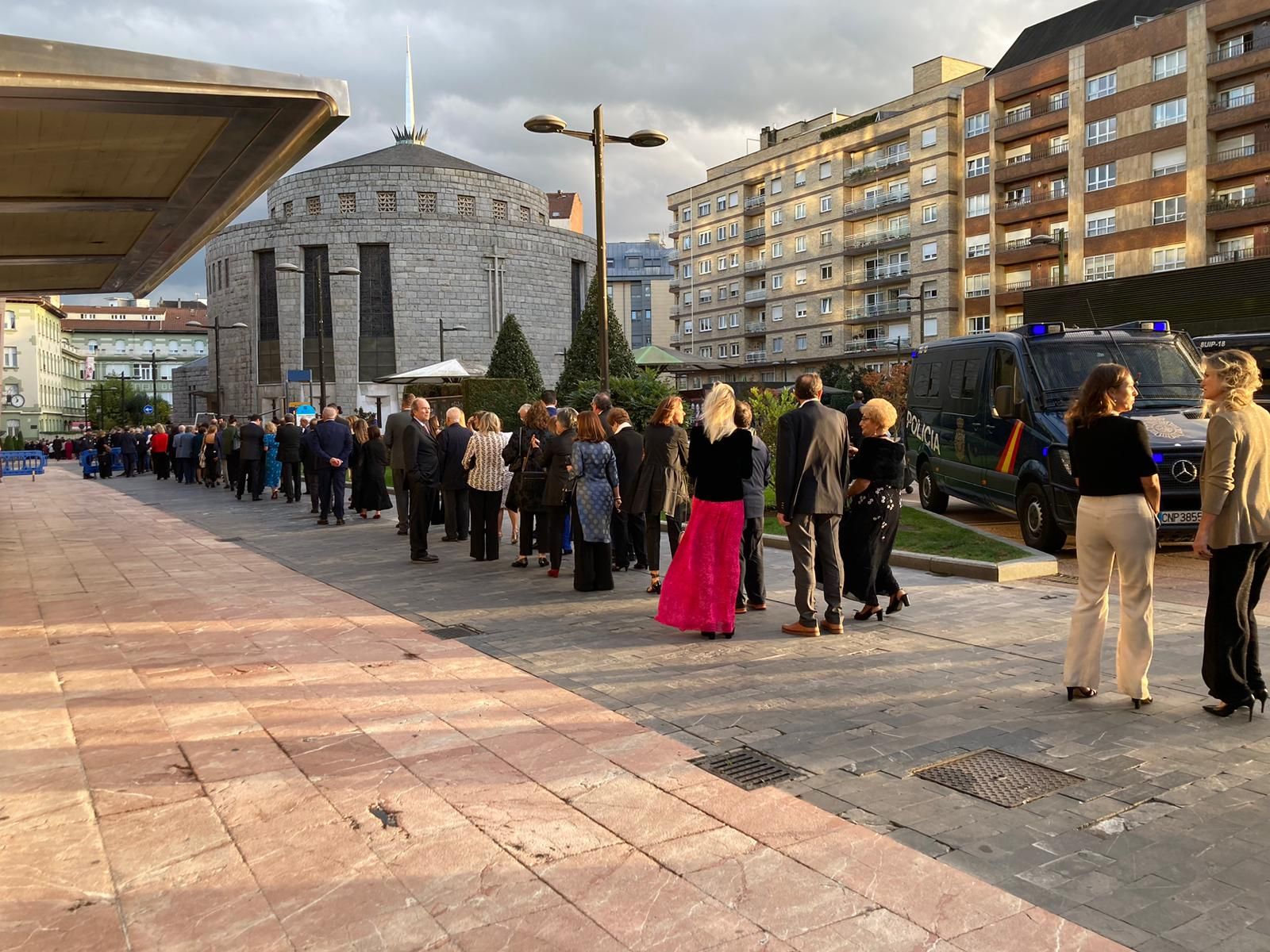 EN IMÁGENES: La Familia Real asiste en Oviedo al concierto de los premios "Princesa de Asturias"